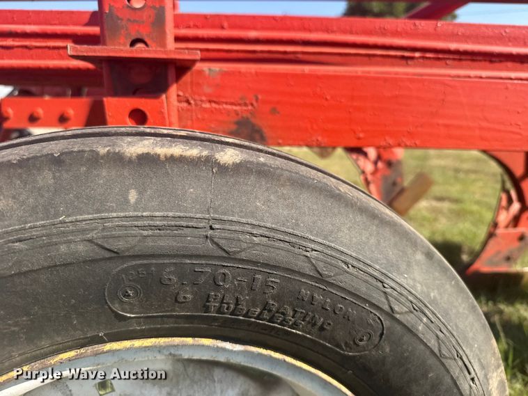 image for item DY3009 Eight bottom plow