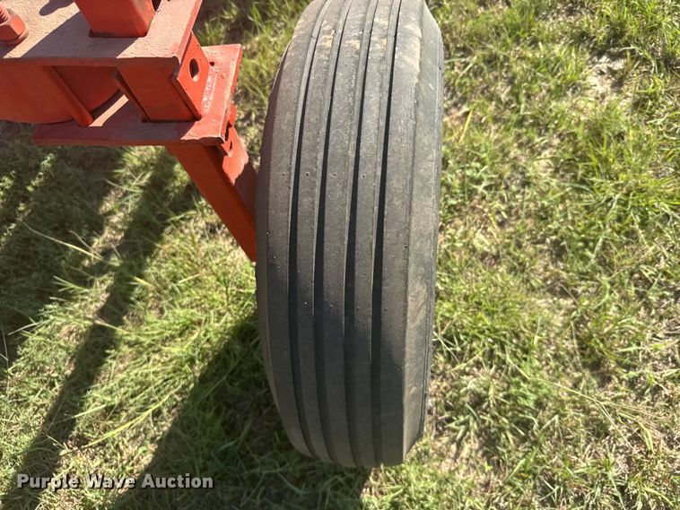 image for item DY3009 Eight bottom plow