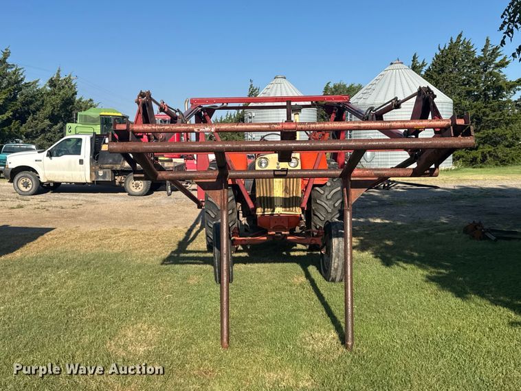 image for item DY3010 Case Caes-O-Matic 802-B tractor