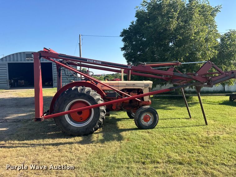 image for item DY3010 Case Caes-O-Matic 802-B tractor