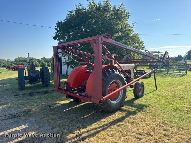 image for item DY3010 Case Caes-O-Matic 802-B tractor