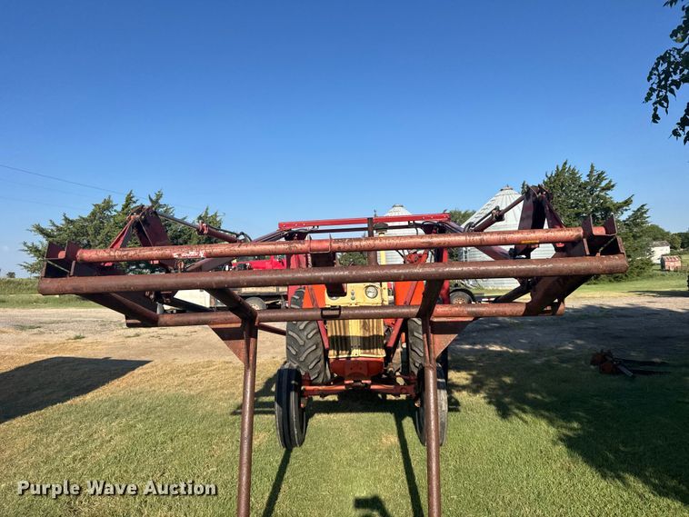 image for item DY3010 Case Caes-O-Matic 802-B tractor