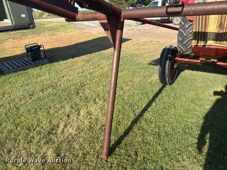 image for item DY3010 Case Caes-O-Matic 802-B tractor
