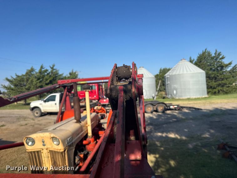 image for item DY3010 Case Caes-O-Matic 802-B tractor