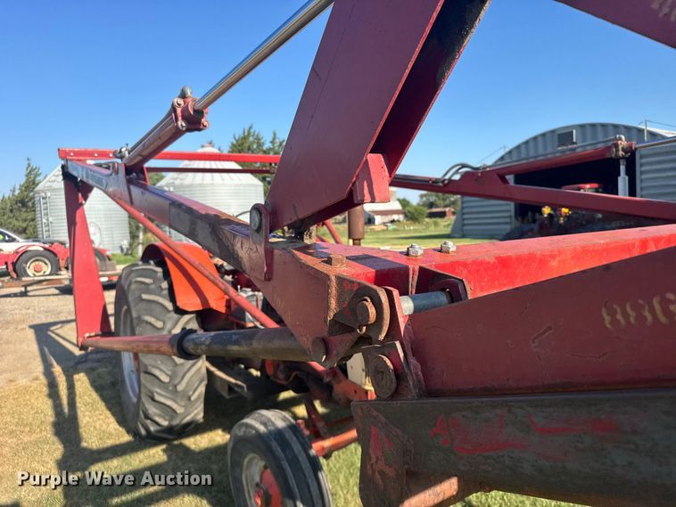 image for item DY3010 Case Caes-O-Matic 802-B tractor