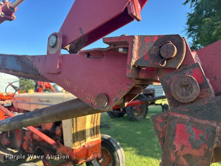 image for item DY3010 Case Caes-O-Matic 802-B tractor