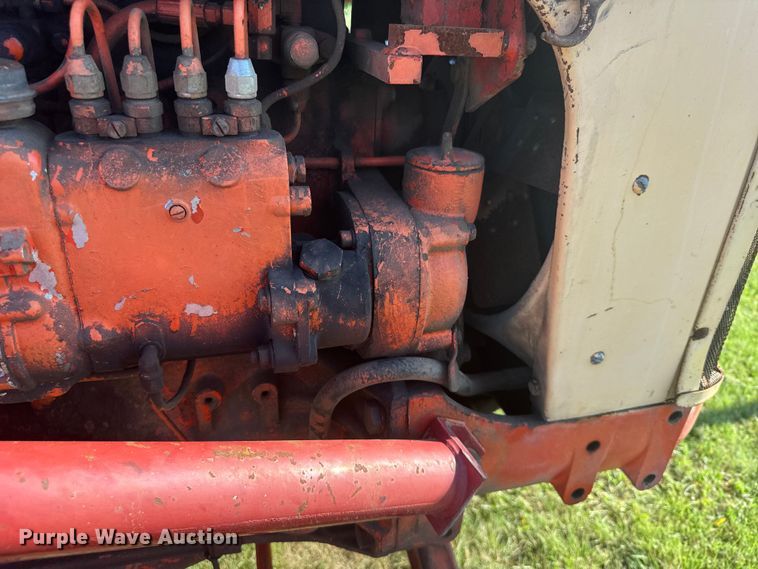 image for item DY3010 Case Caes-O-Matic 802-B tractor