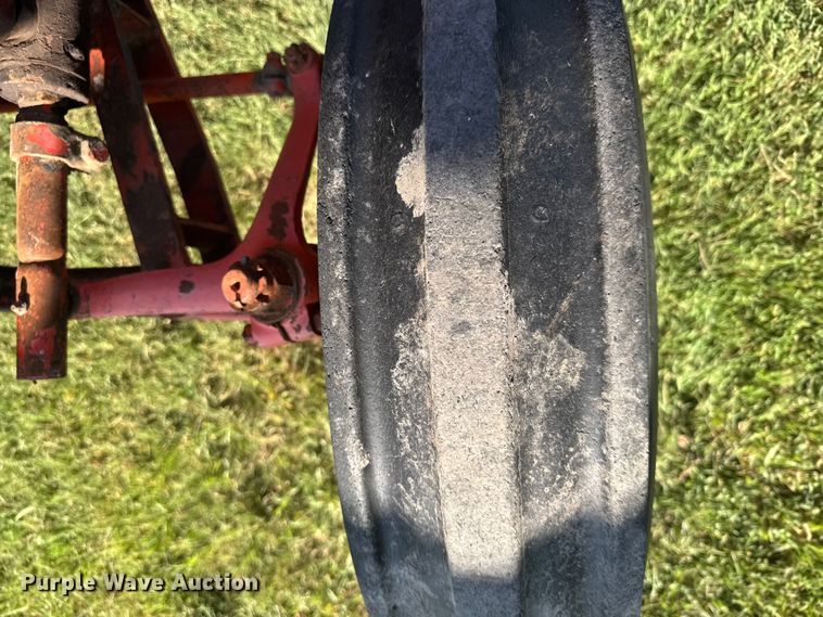 image for item DY3010 Case Caes-O-Matic 802-B tractor