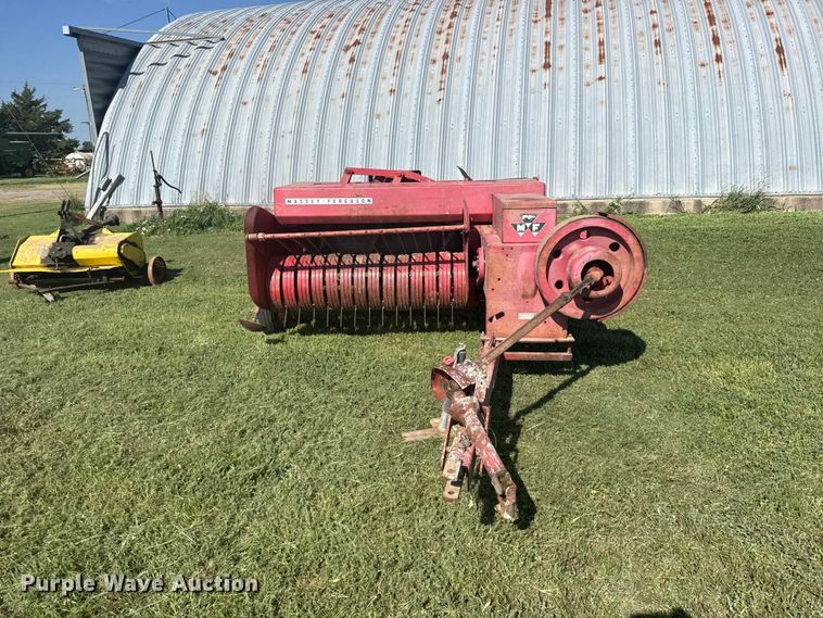 image for item DY3011 Massey Ferguson 12 small square baler