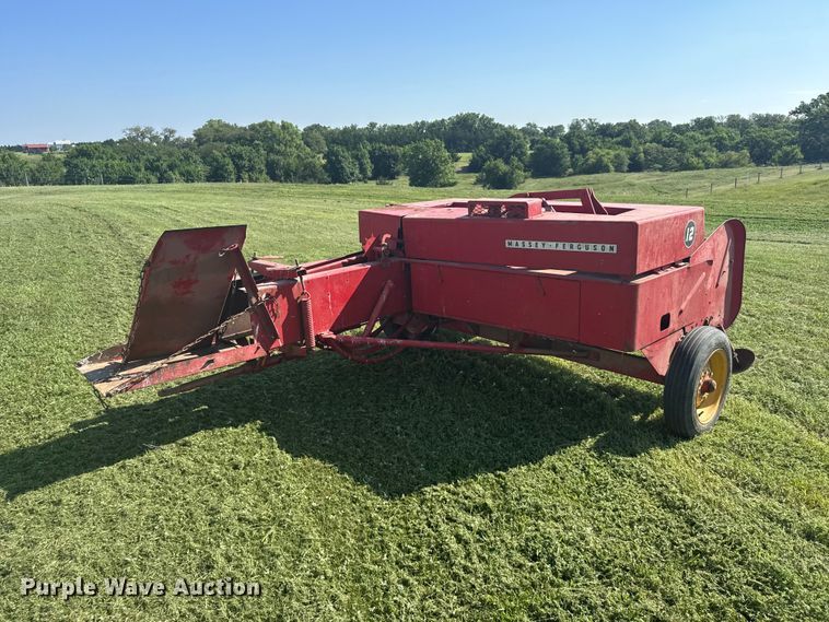 image for item DY3011 Massey Ferguson 12 small square baler