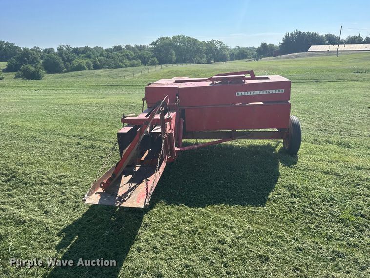 image for item DY3011 Massey Ferguson 12 small square baler