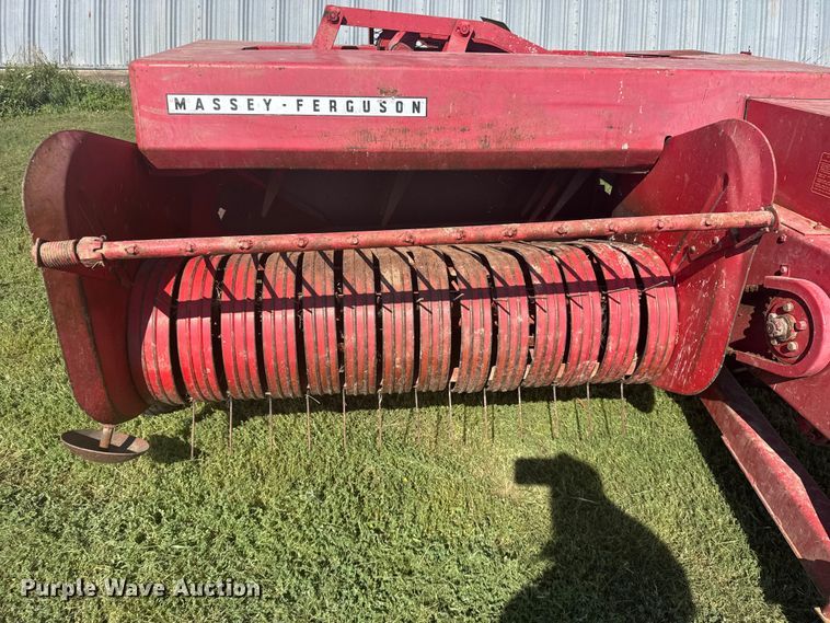 image for item DY3011 Massey Ferguson 12 small square baler