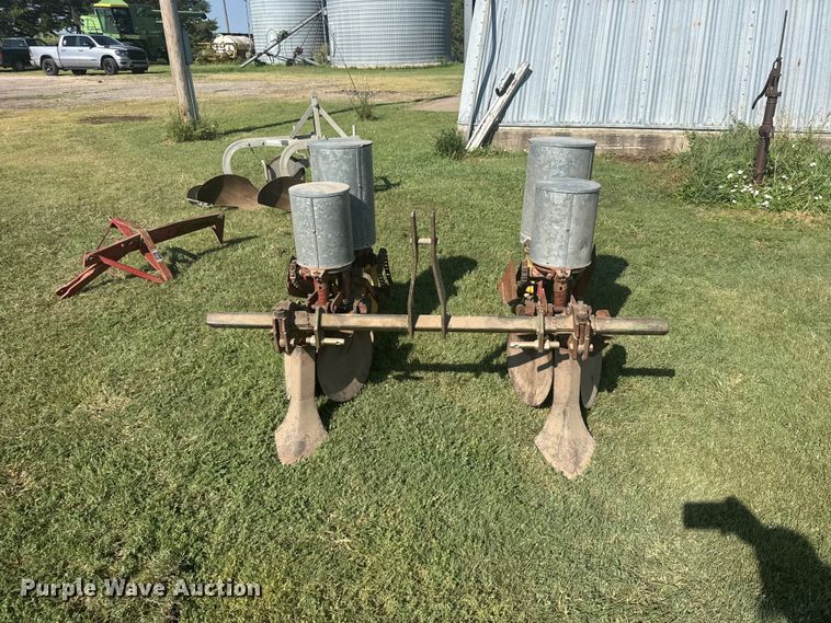 image for item DY3013 Dempster planter