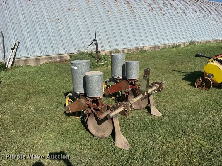 image for item DY3013 Dempster planter