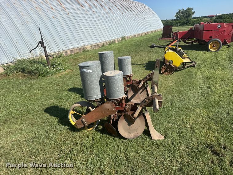 image for item DY3013 Dempster planter