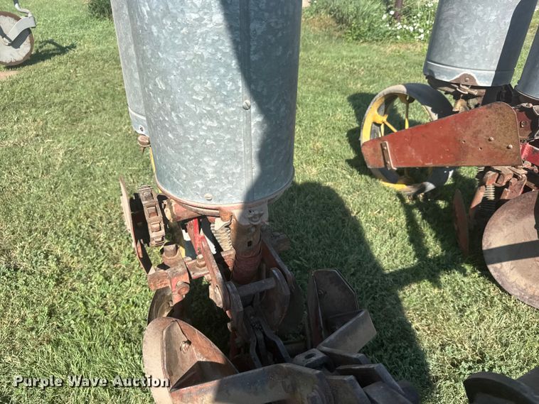 image for item DY3013 Dempster planter