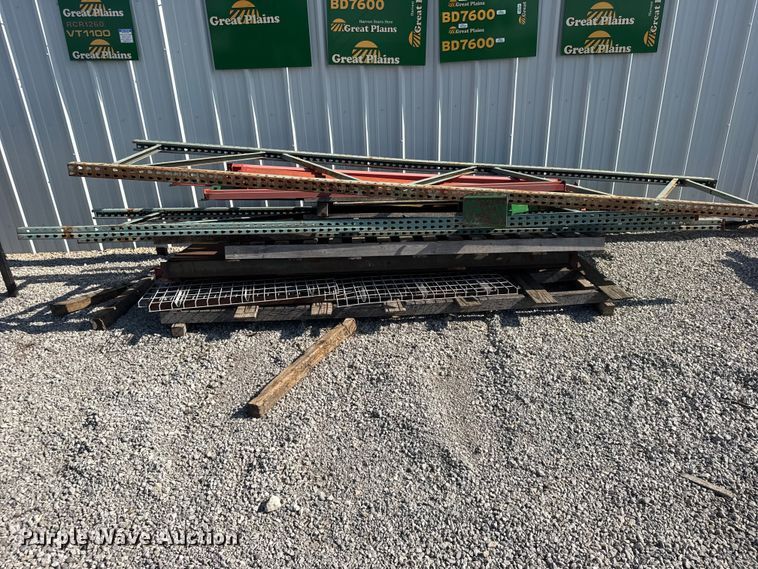 image for item DY3016 Approximately 9 sections of pallet racking