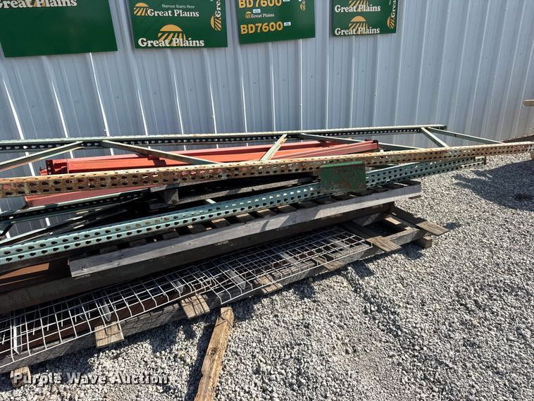image for item DY3016 Approximately 9 sections of pallet racking
