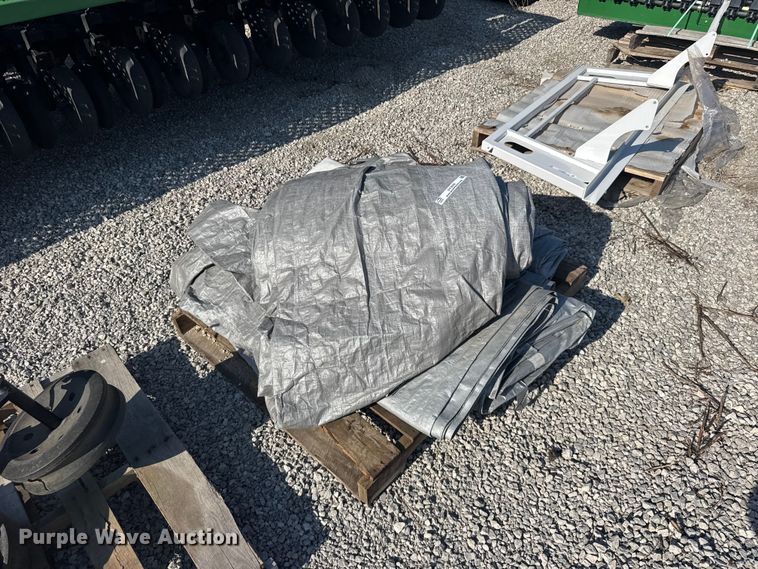 Approximately 4 tarps
