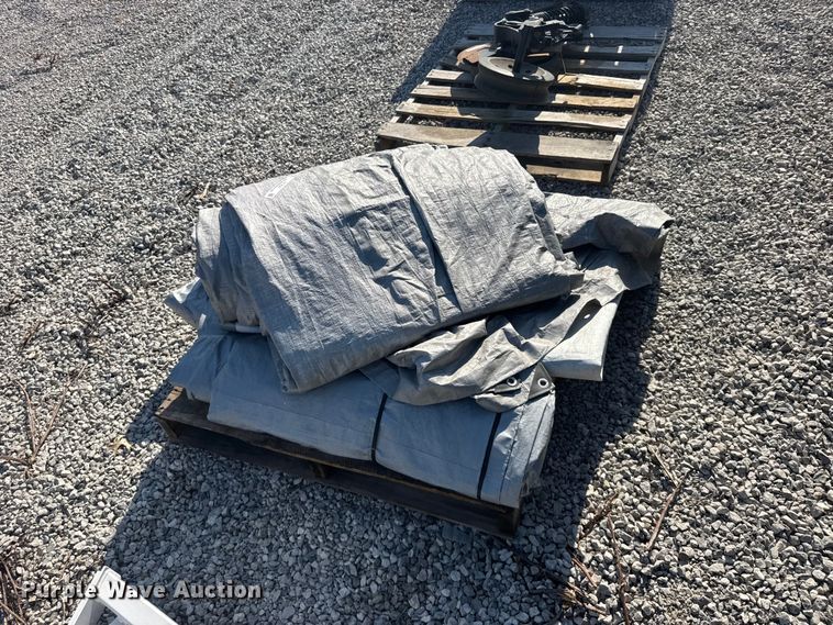 image for item DY3026 Approximately 4 tarps