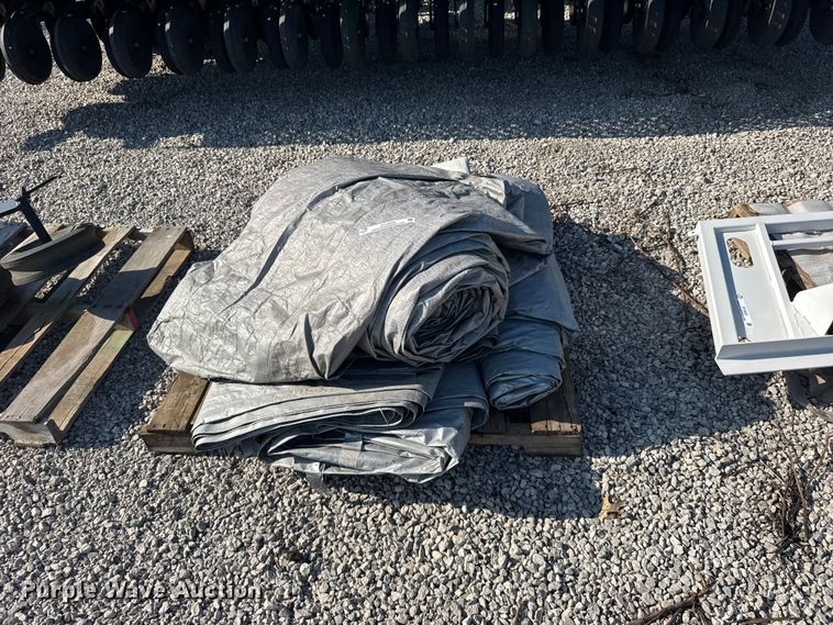image for item DY3026 Approximately 4 tarps