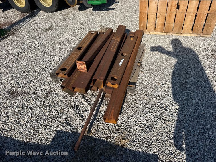 image for item DY3029 (3) pallets of various sized tubing
