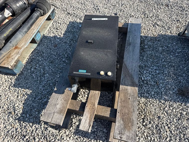 image for item DY3031 Hydraulic tank