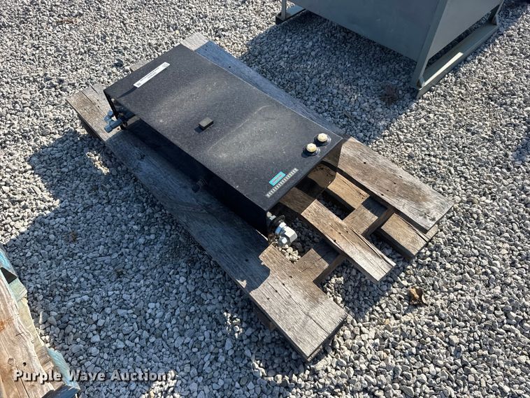 image for item DY3031 Hydraulic tank