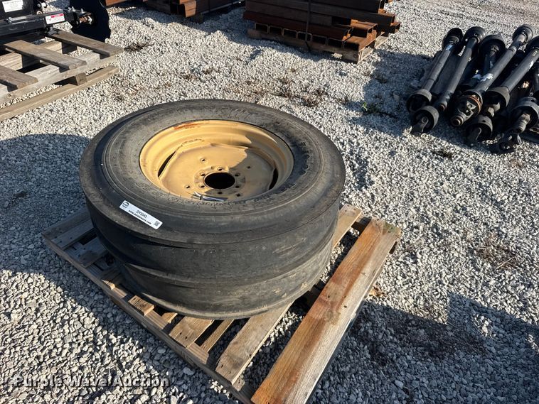 image for item DY3043 (2) SWT 7.50-20 tires and wheels 