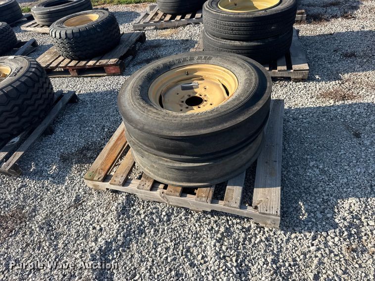 image for item DY3043 (2) SWT 7.50-20 tires and wheels 
