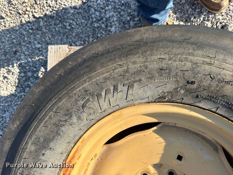 image for item DY3043 (2) SWT 7.50-20 tires and wheels 
