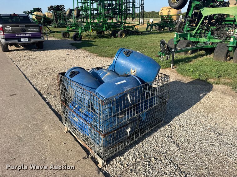 Plastic tubs
