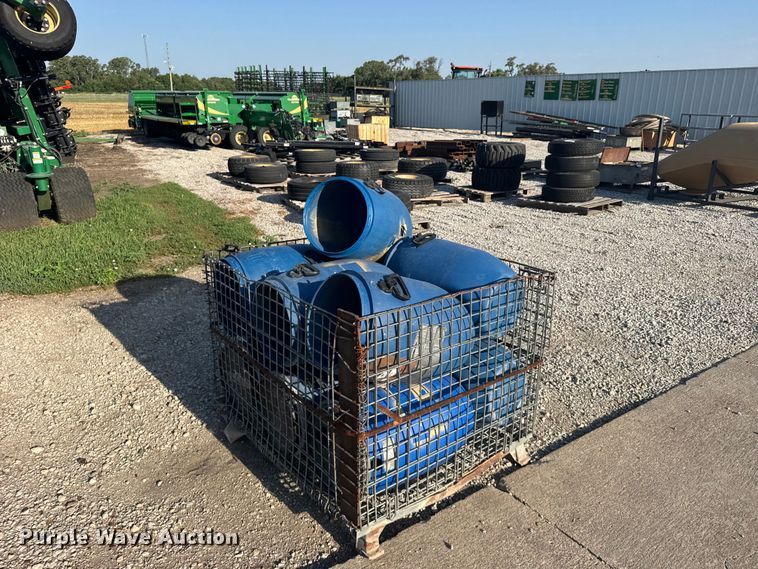 image for item DY3046 Plastic tubs