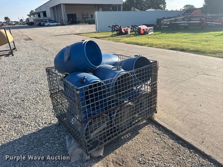 image for item DY3046 Plastic tubs