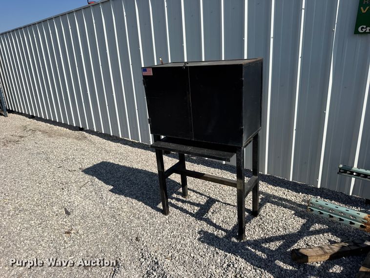 image for item DY3049 Metal shelf