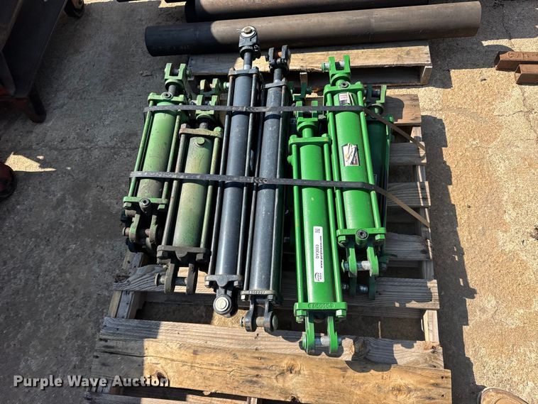 image for item DY3053 Hydraulic cylinders