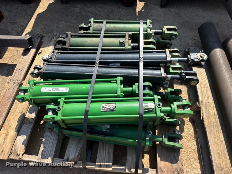 image for item DY3053 Hydraulic cylinders