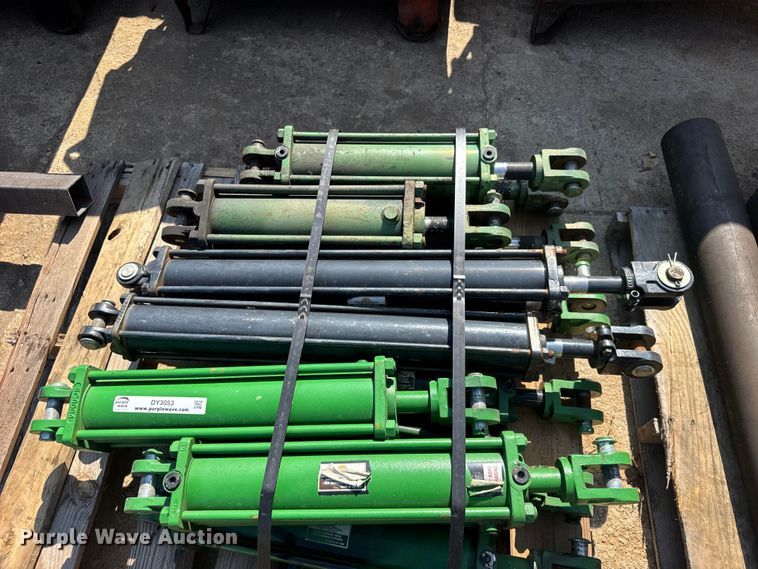 image for item DY3053 Hydraulic cylinders