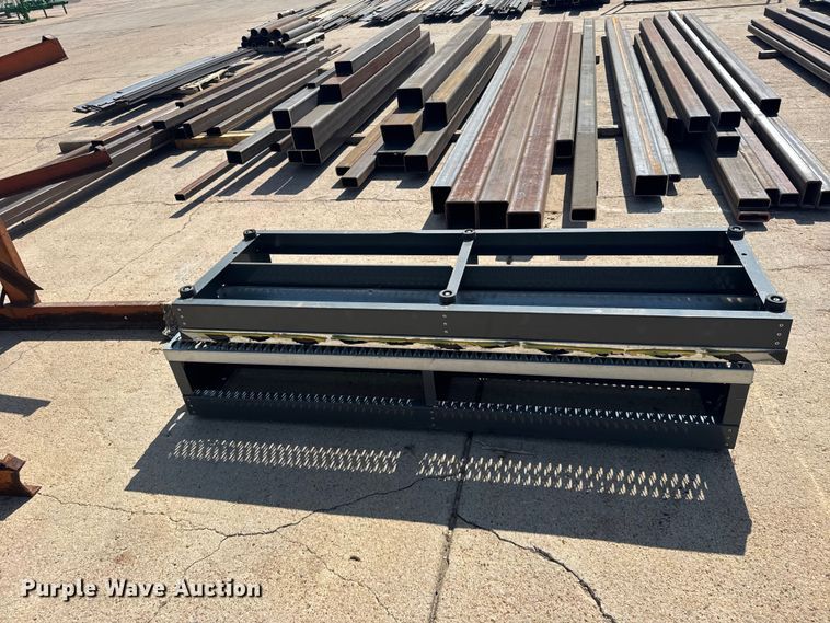 image for item DY3056 Metal steps
