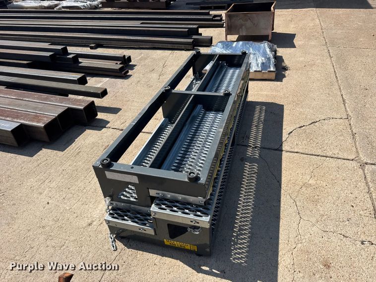 image for item DY3056 Metal steps