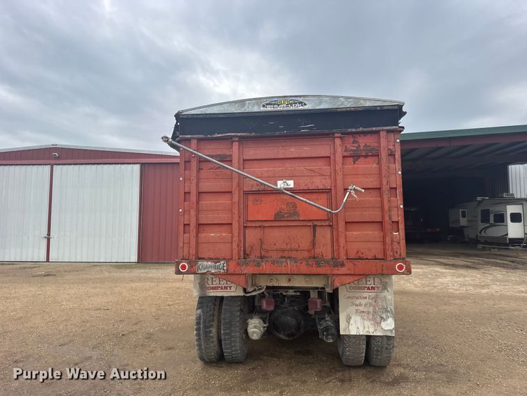 image for item DY3075 1989 Ford LT8000 grain truck