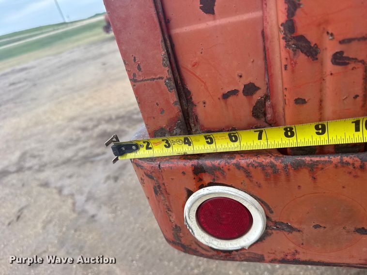image for item DY3075 1989 Ford LT8000 grain truck