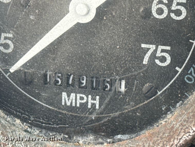 image for item DY3075 1989 Ford LT8000 grain truck