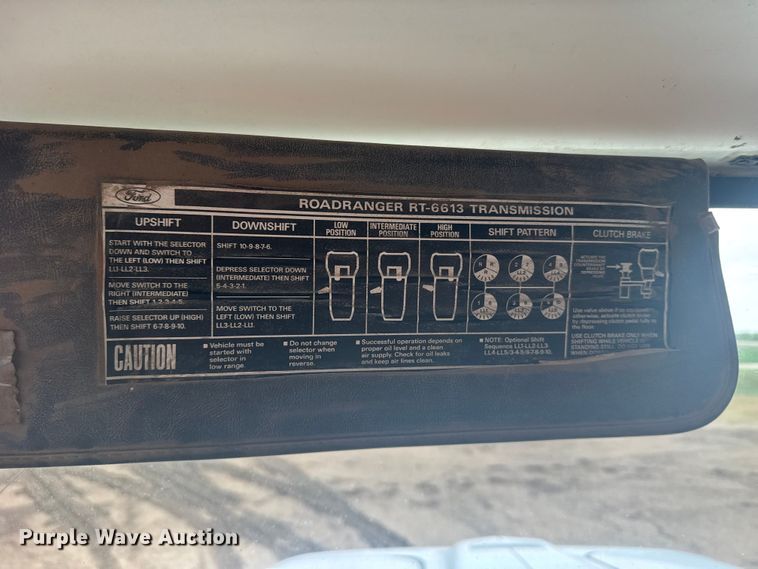 image for item DY3075 1989 Ford LT8000 grain truck