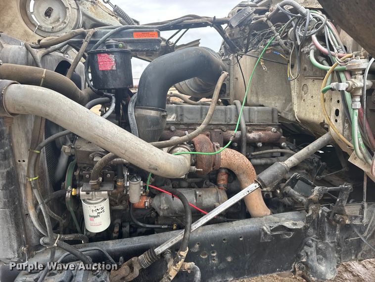 image for item DY3075 1989 Ford LT8000 grain truck