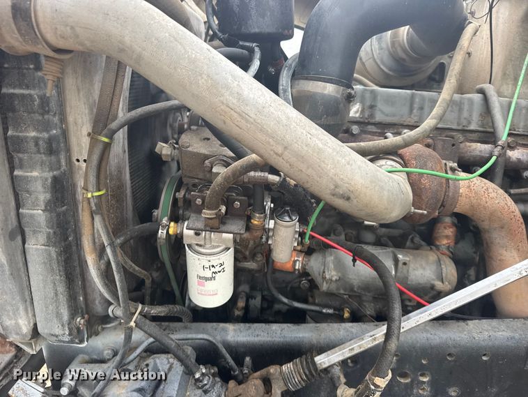 image for item DY3075 1989 Ford LT8000 grain truck