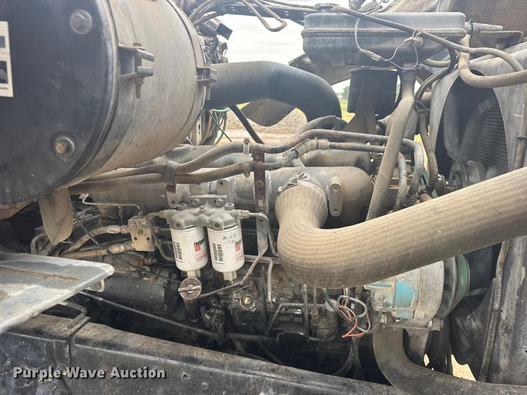image for item DY3075 1989 Ford LT8000 grain truck