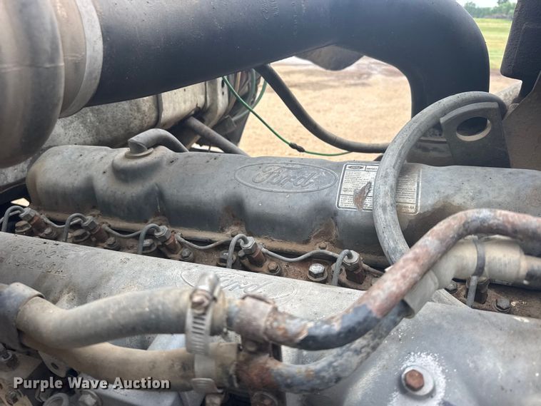 image for item DY3075 1989 Ford LT8000 grain truck