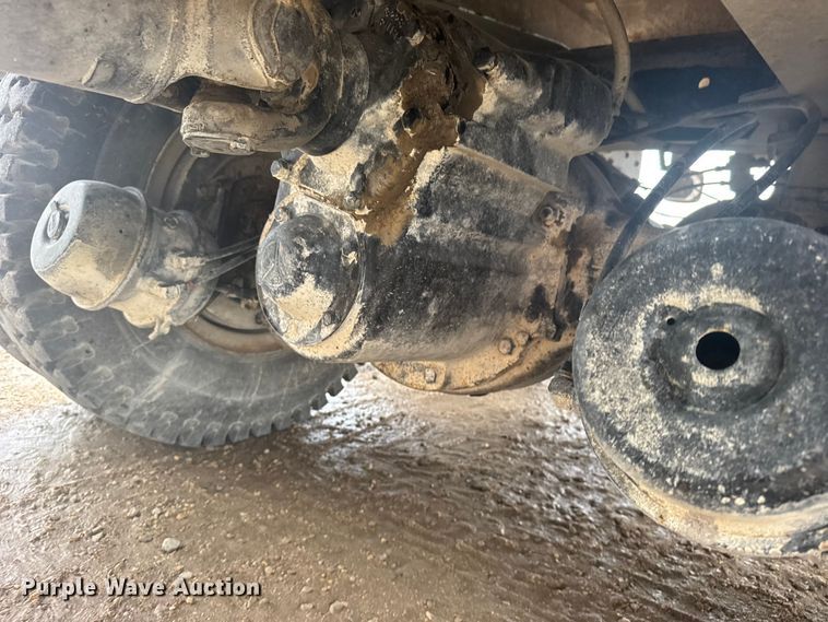 image for item DY3075 1989 Ford LT8000 grain truck