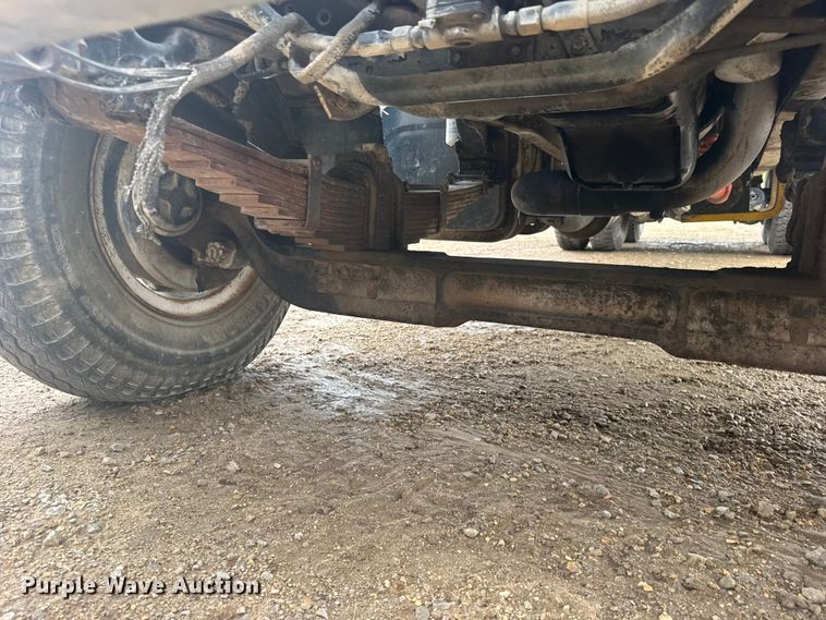 image for item DY3075 1989 Ford LT8000 grain truck